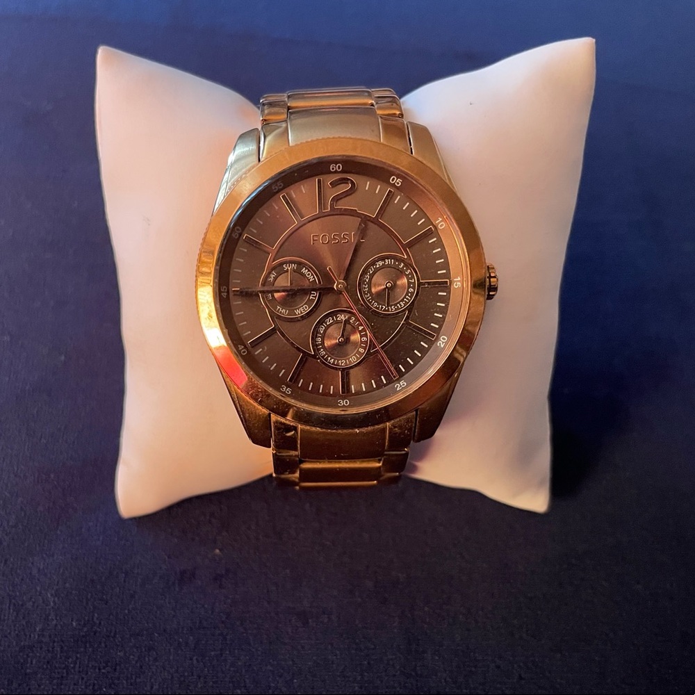 Watch - Picture 1 of 4